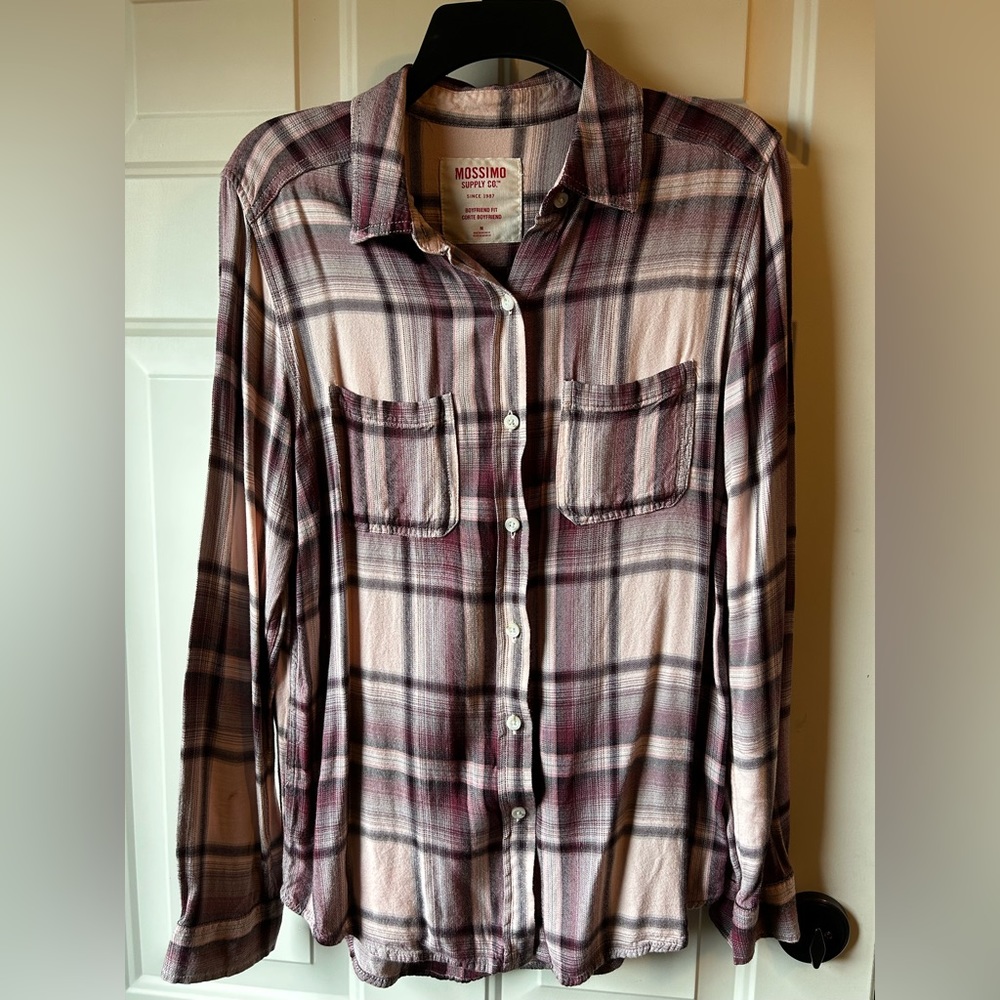 Boyfriend fit, LS plaid button up Sz M